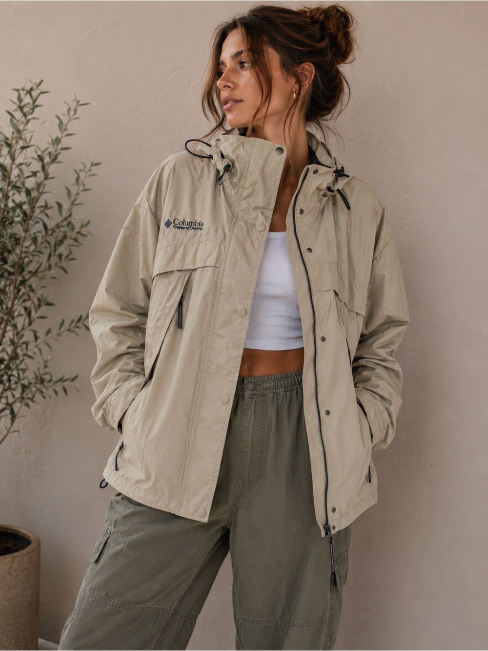 Columbia Vintage OmniTech Waterproof Tan Hooded Outdoor Windbreaker Shell Jacket